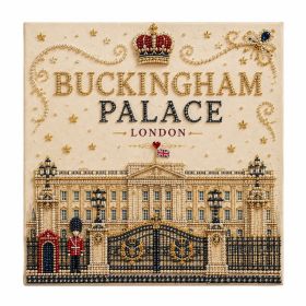 Buckingham Palace Decorative Art Piece Featuring Pearls and Colored Diamonds for Daily Use (Option: Default)